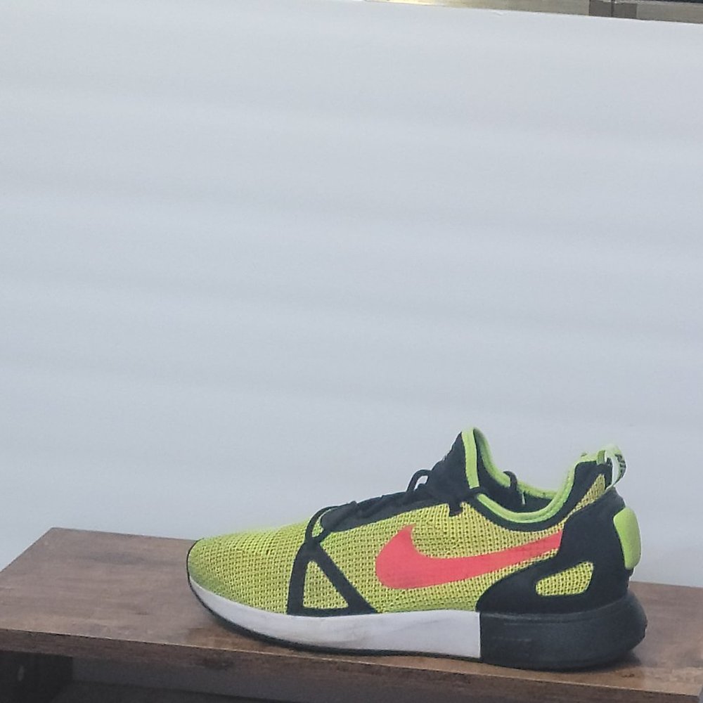 NIKE - Picture 2 of 6
